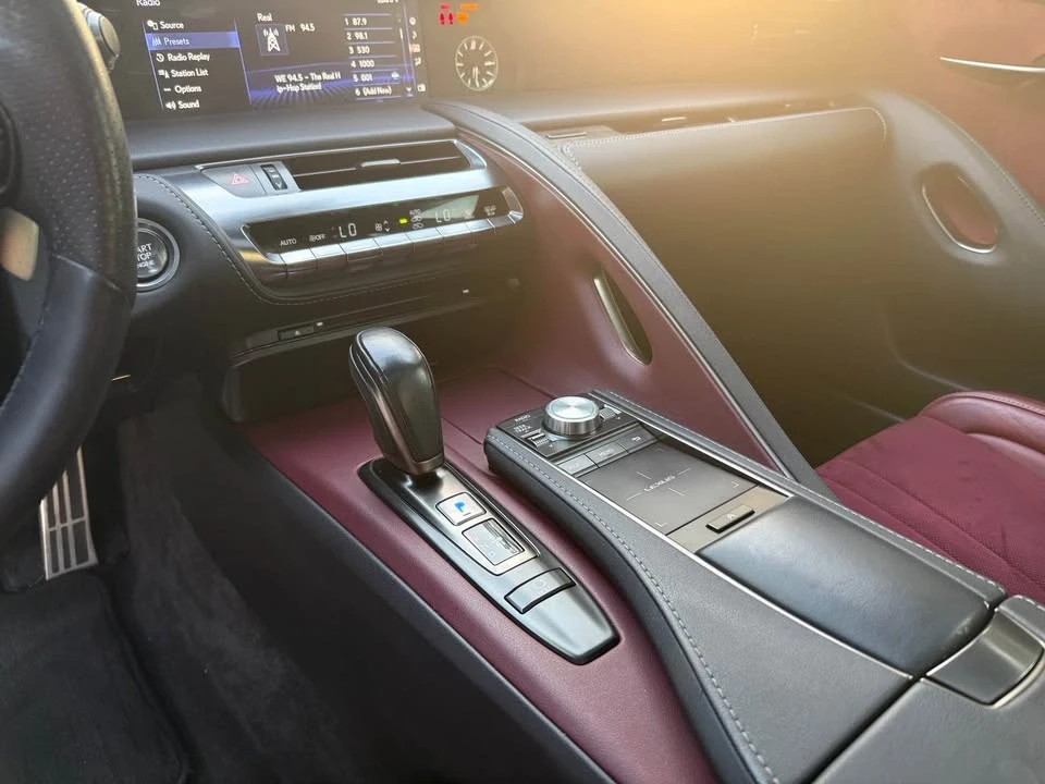 2018 Lexus LC - Image 4 of 5