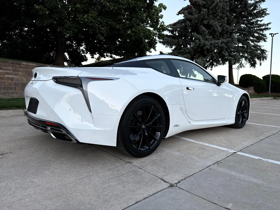 2018 Lexus LC - Image 18 of 31