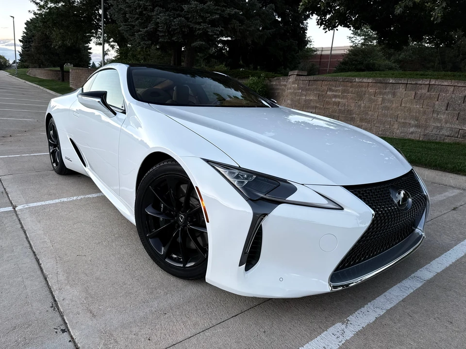 2018 Lexus LC - Image 25 of 31