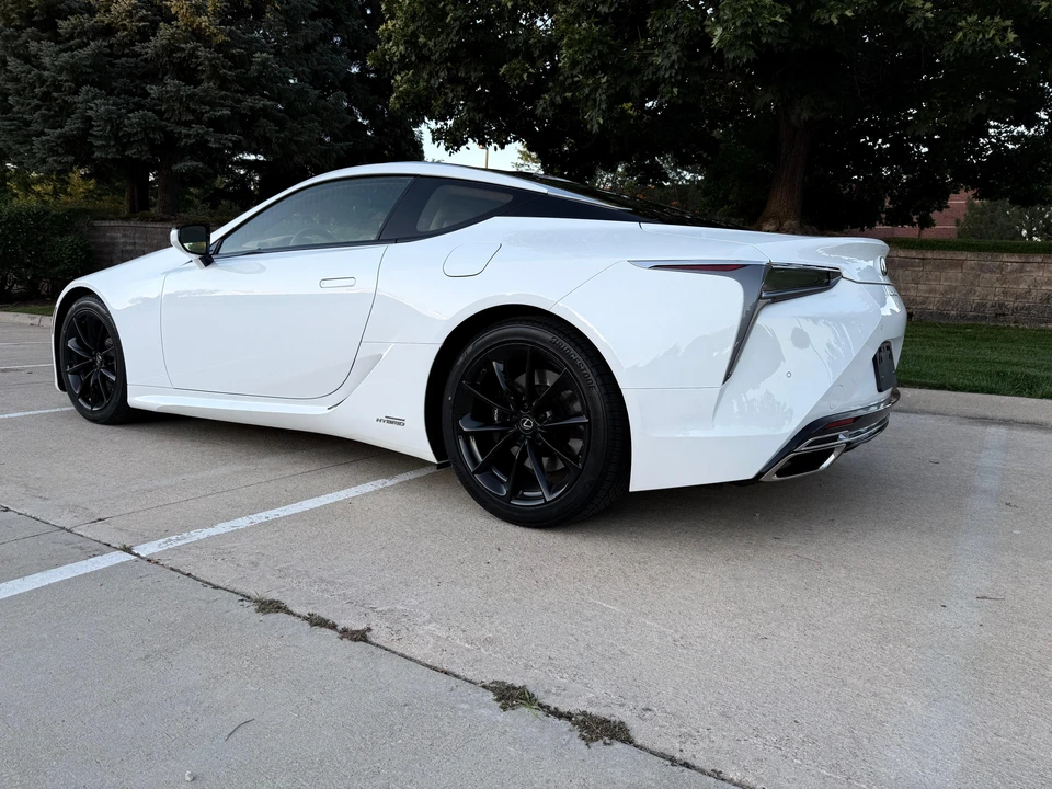 2018 Lexus LC - Image 11 of 31