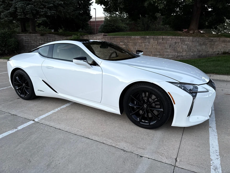2018 Lexus LC - Image 22 of 31