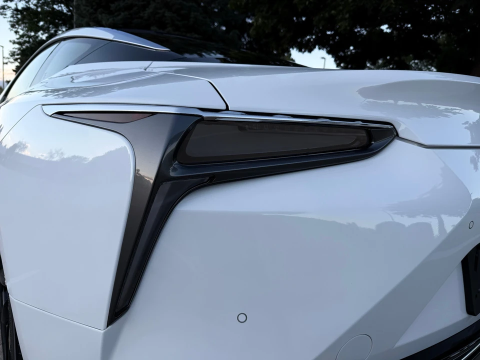 2018 Lexus LC - Image 28 of 31