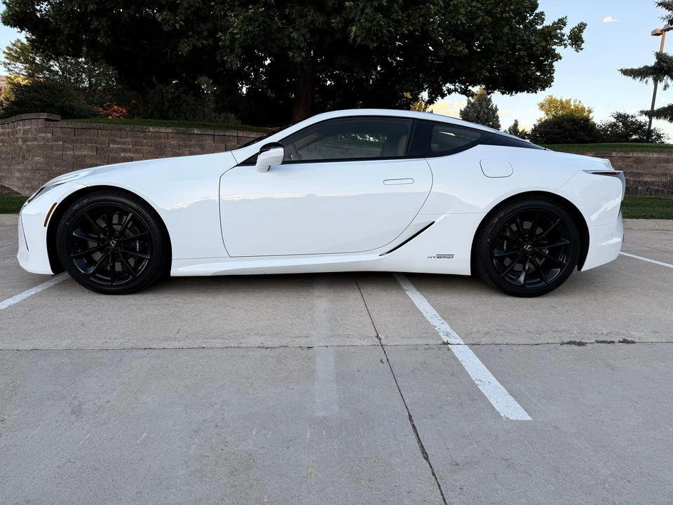 2018 Lexus LC - Image 10 of 31