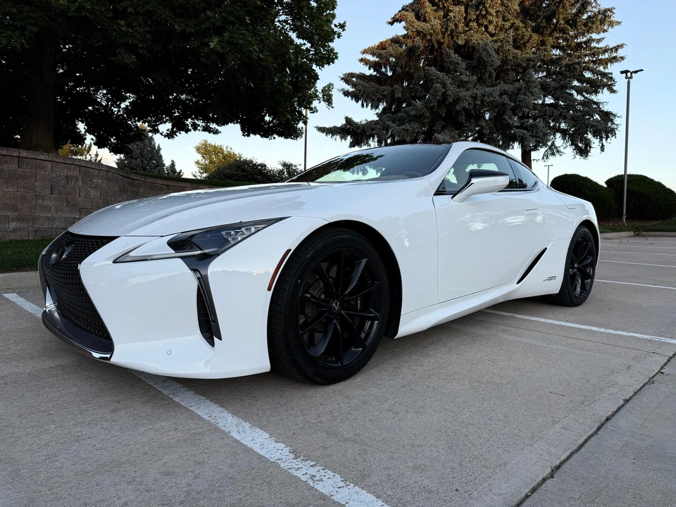 2018 Lexus LC - Image 9 of 31