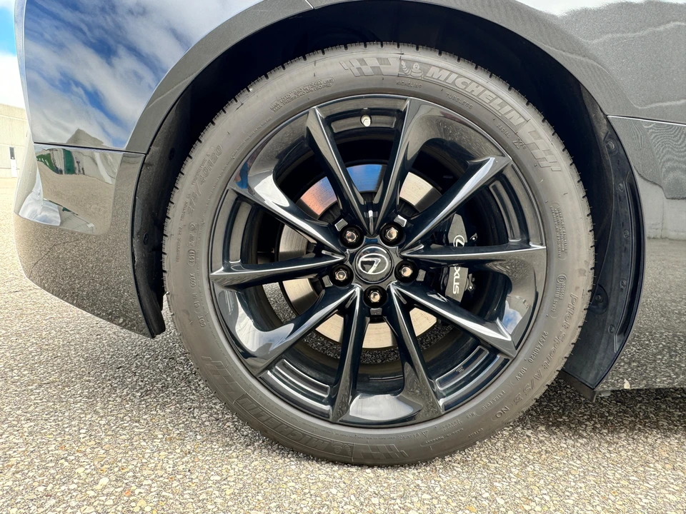 2018 Lexus LC - Image 21 of 31
