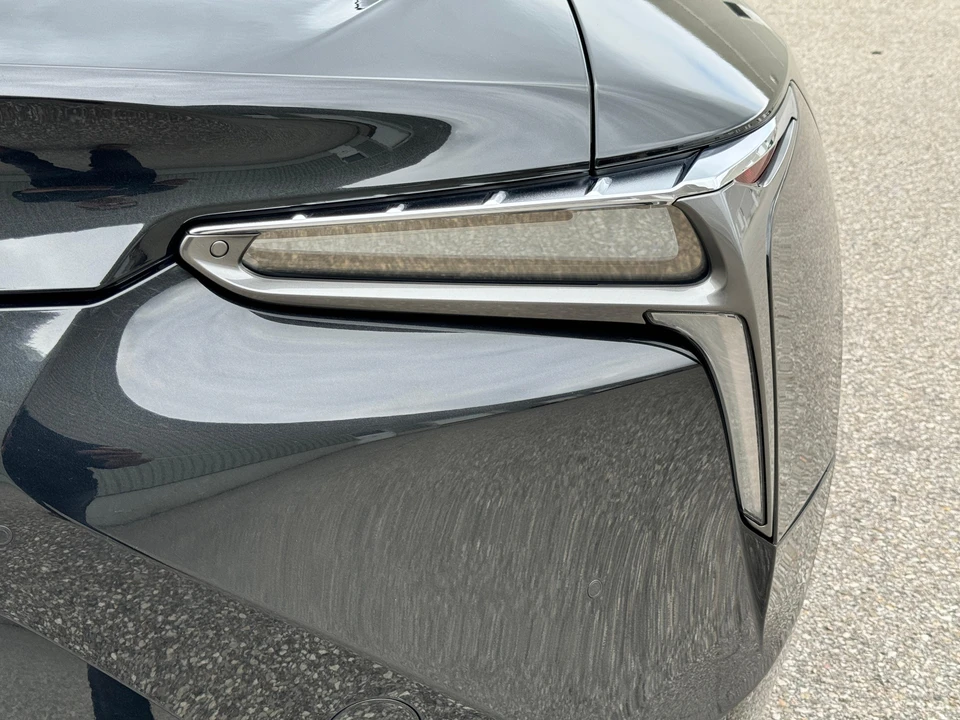 2018 Lexus LC - Image 17 of 31