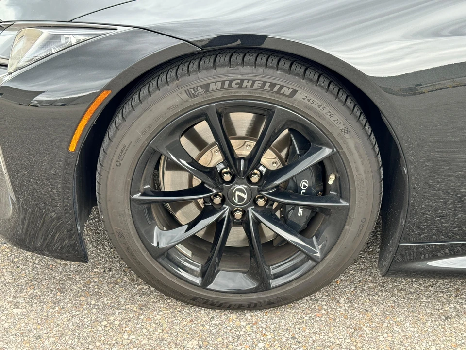 2018 Lexus LC - Image 19 of 31