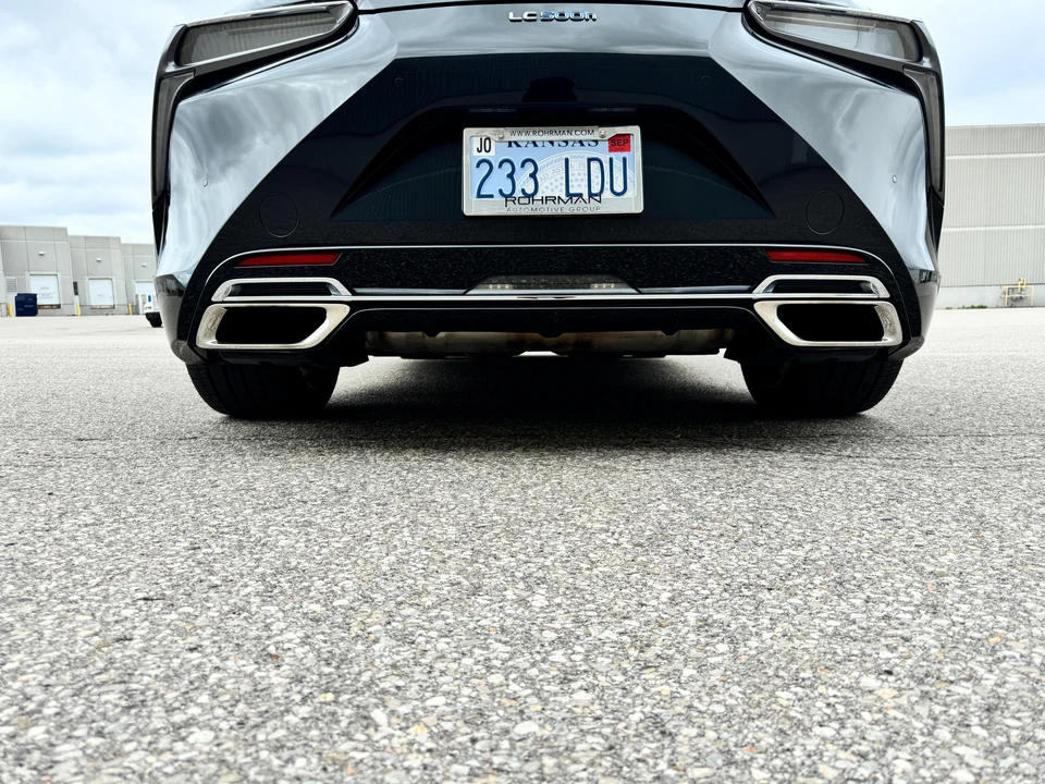 2018 Lexus LC - Image 15 of 31