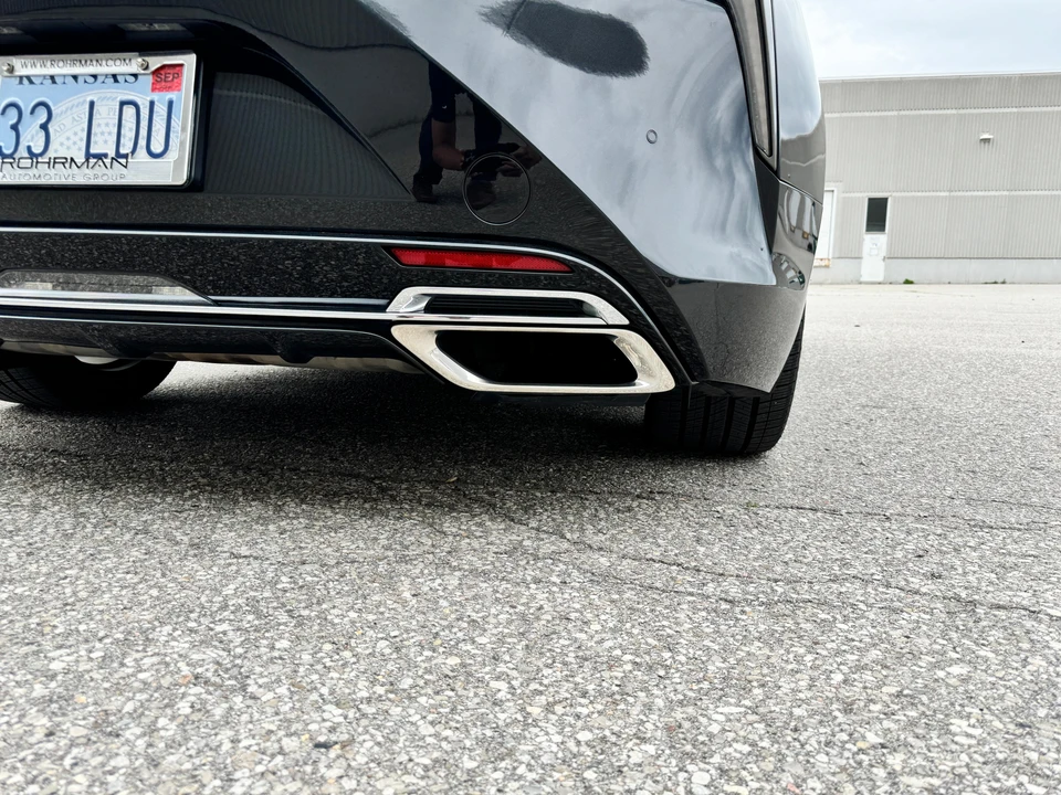 2018 Lexus LC - Image 16 of 31
