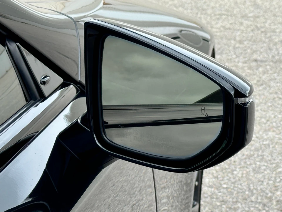 2018 Lexus LC - Image 18 of 31