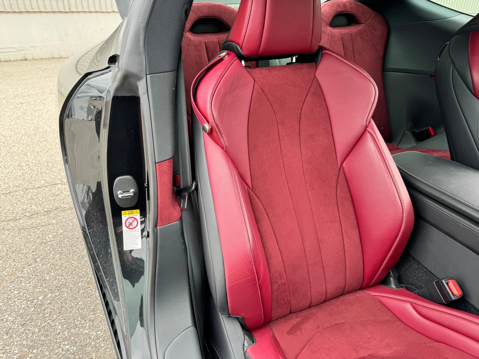 2018 Lexus LC - Image 30 of 31