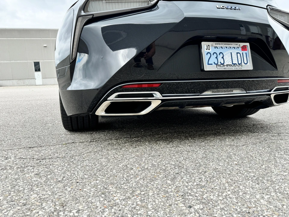 2018 Lexus LC - Image 14 of 31