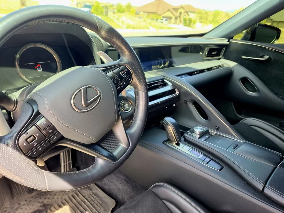 2018 Lexus LC - Image 11 of 14