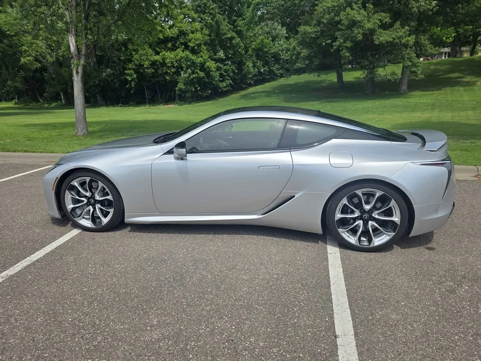 2018 Lexus LC - Image 12 of 17