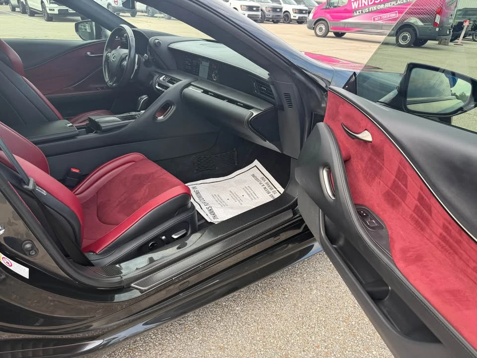 2018 Lexus LC - Image 11 of 12