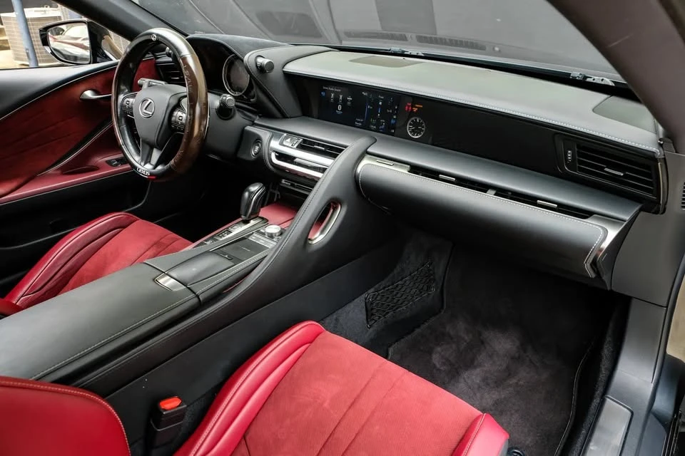 2018 Lexus LC - Image 12 of 20