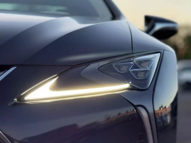 2018 Lexus LC - Image 7 of 21