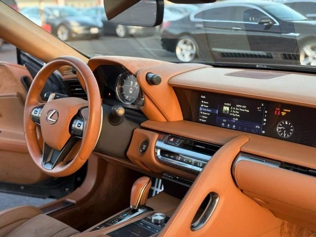 2018 Lexus LC - Image 17 of 21