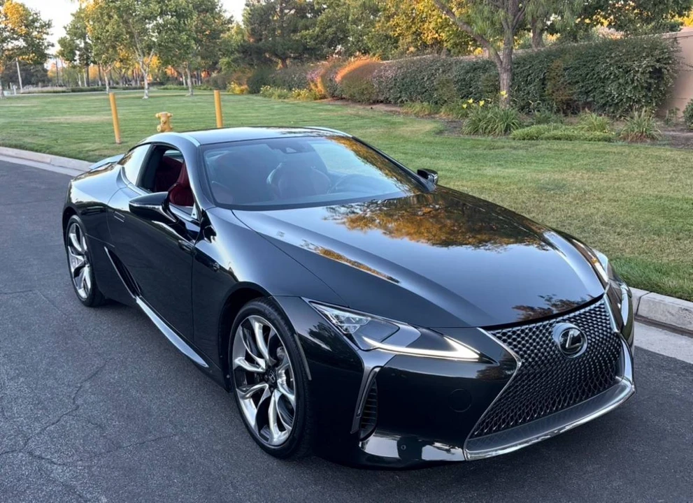 2018 Lexus LC - Image 9 of 24