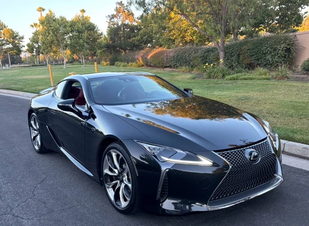2018 Lexus LC - Image 8 of 24