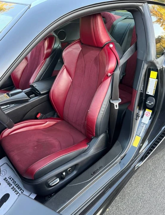 2018 Lexus LC - Image 13 of 24