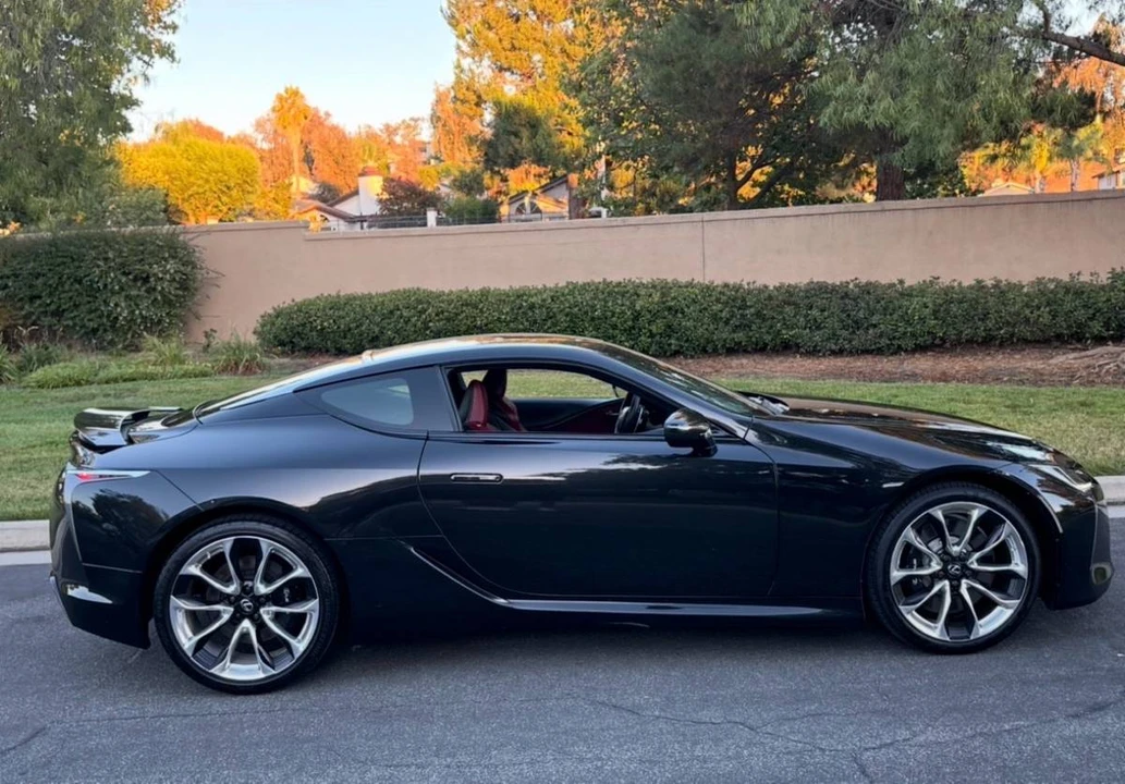 2018 Lexus LC - Image 7 of 24