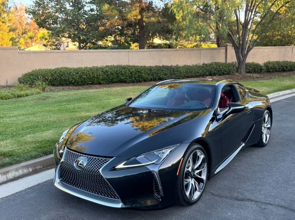 2018 Lexus LC - Image 2 of 24
