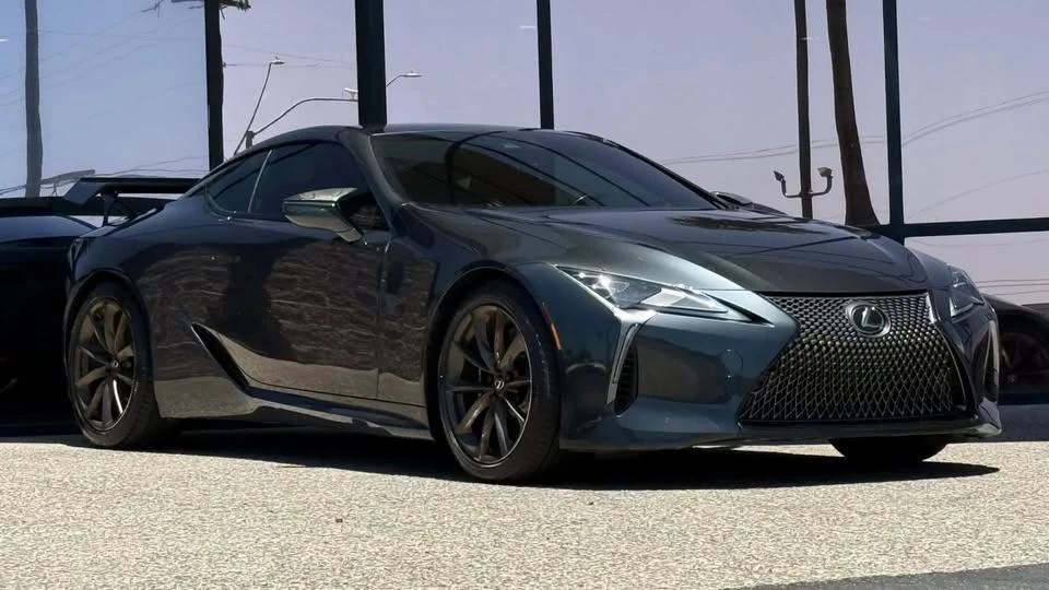 2018 Lexus LC - Image 17 of 20
