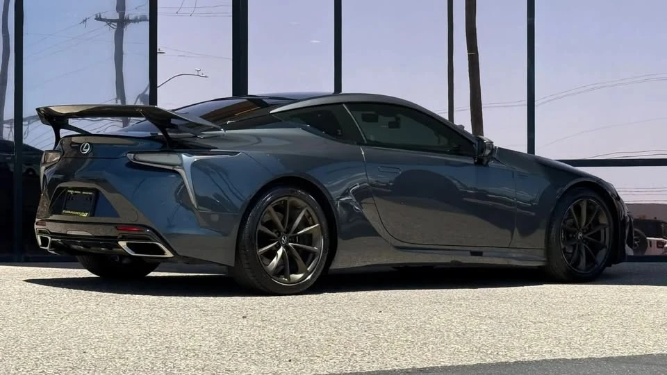 2018 Lexus LC - Image 12 of 20