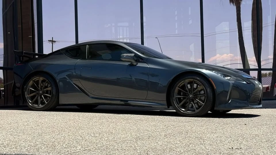 2018 Lexus LC - Image 16 of 20