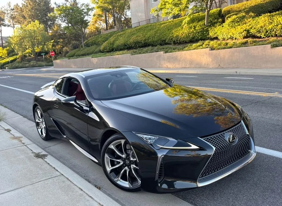 2018 Lexus LC - Image 9 of 20