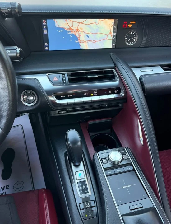2018 Lexus LC - Image 12 of 20