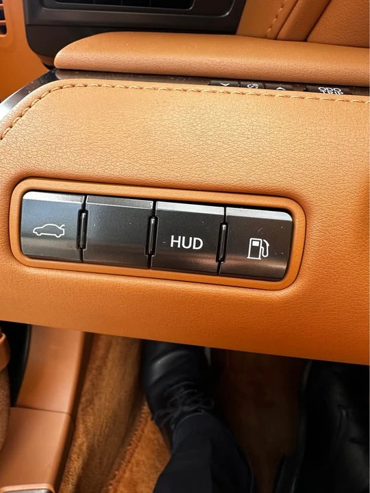 2018 Lexus LC - Image 6 of 9