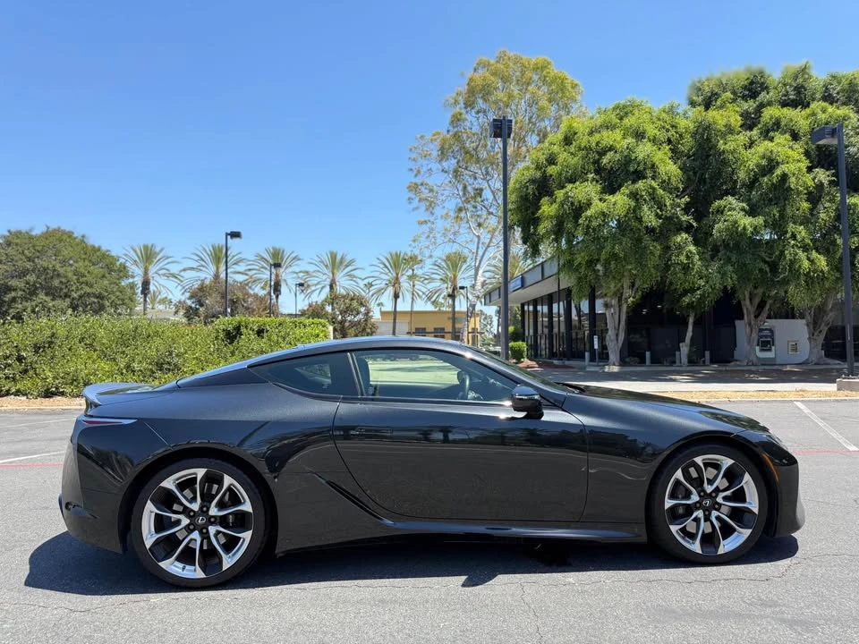 2018 Lexus LC - Image 9 of 20