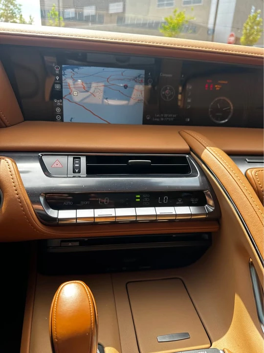 2018 Lexus LC - Image 7 of 9