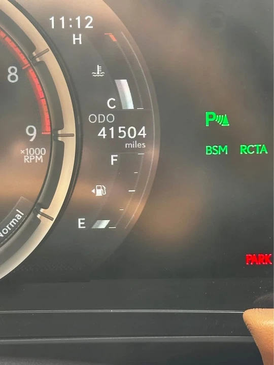 2018 Lexus LC - Image 9 of 9