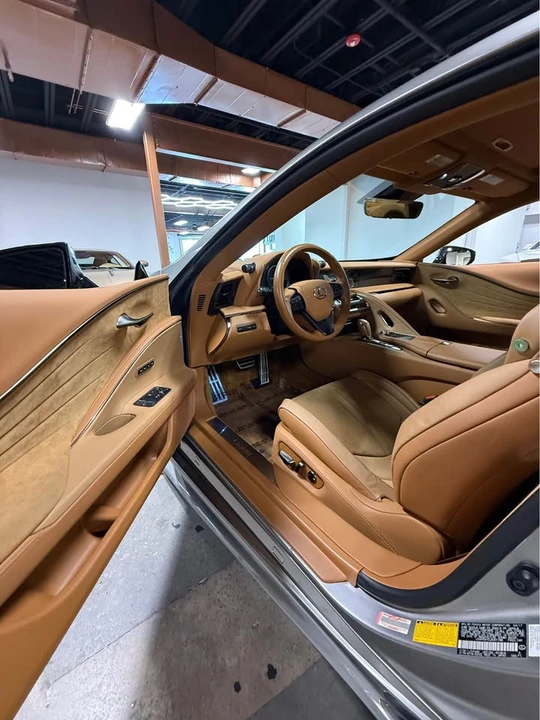 2018 Lexus LC - Image 8 of 13