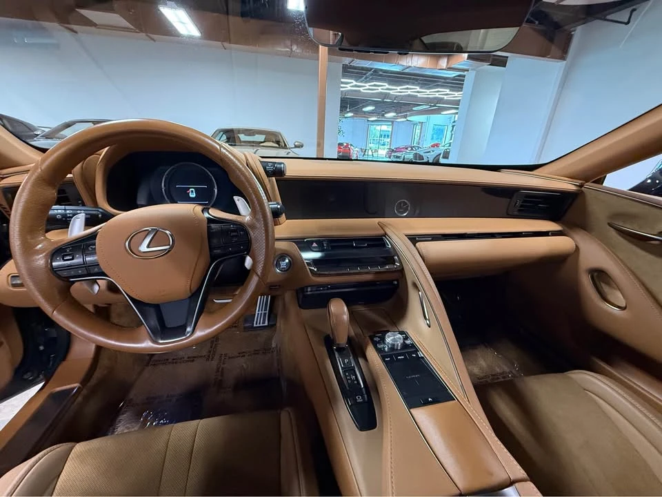 2018 Lexus LC - Image 12 of 13