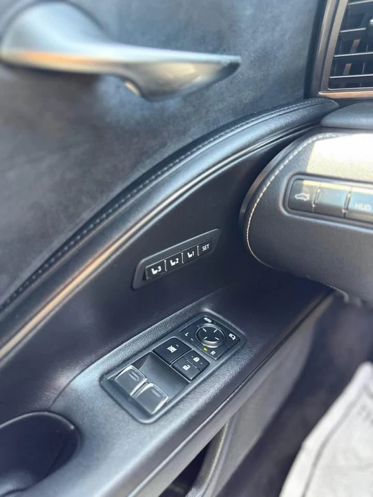 2018 Lexus LC - Image 17 of 20