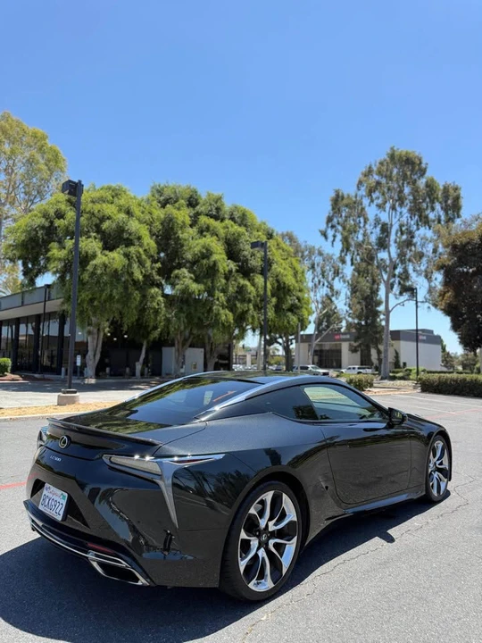 2018 Lexus LC - Image 9 of 20