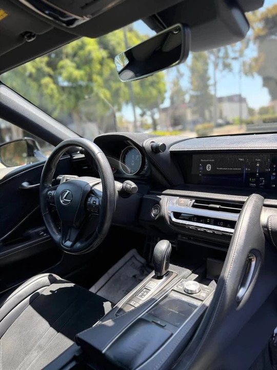2018 Lexus LC - Image 14 of 20