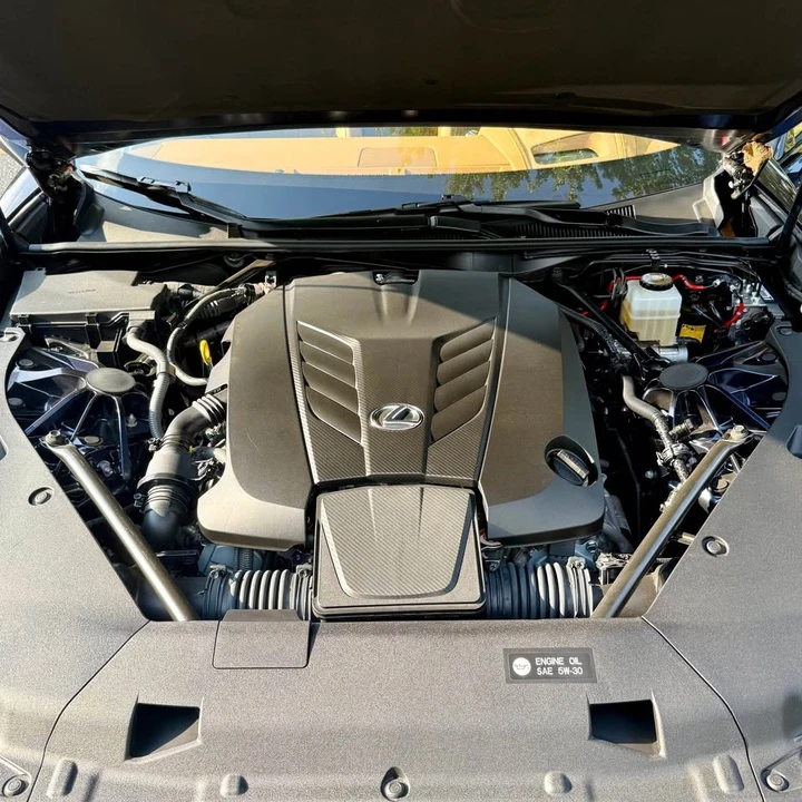 2018 Lexus LC - Image 17 of 20