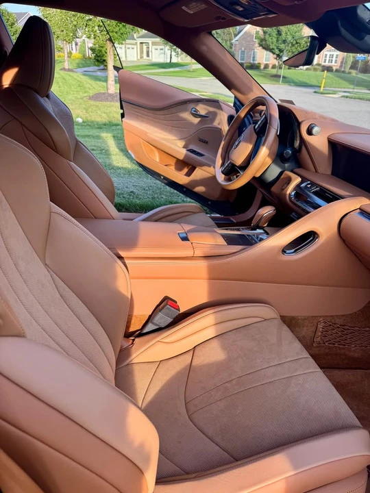 2018 Lexus LC - Image 12 of 18