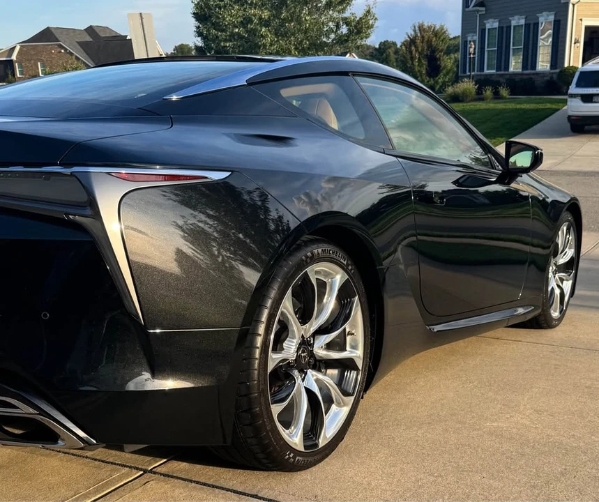 2018 Lexus LC - Image 4 of 18
