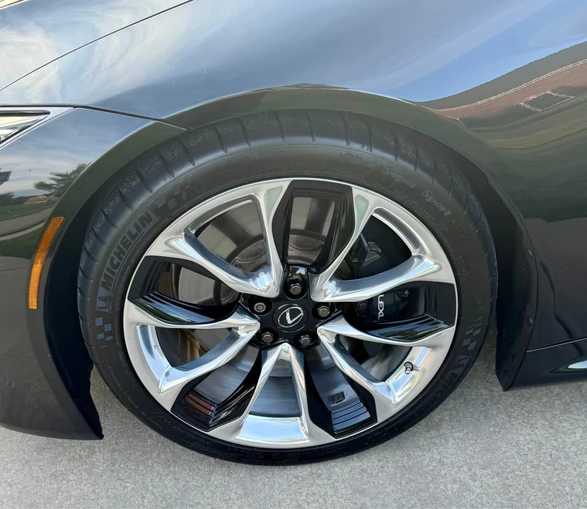 2018 Lexus LC - Image 7 of 18