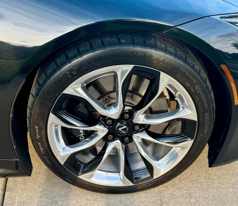 2018 Lexus LC - Image 8 of 18
