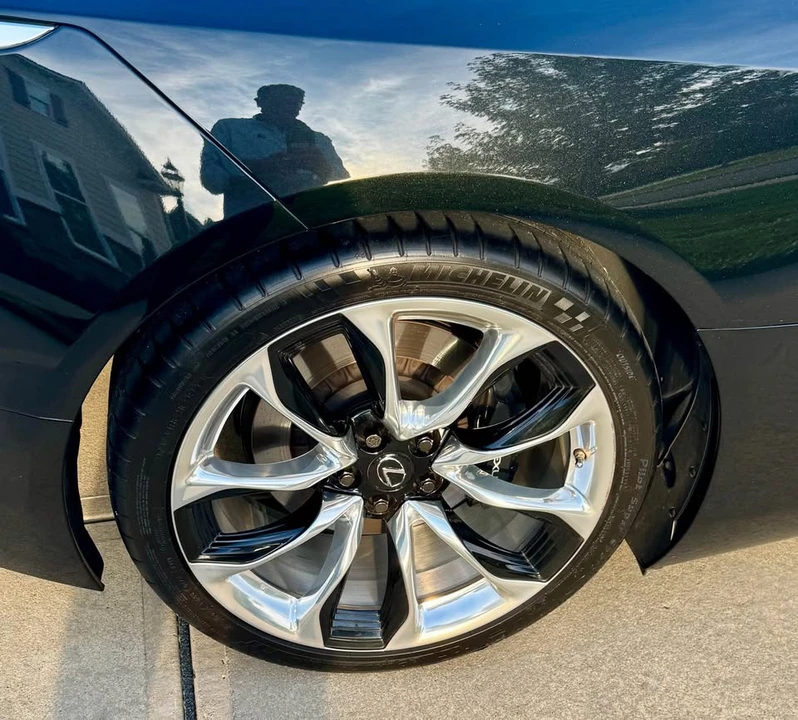 2018 Lexus LC - Image 9 of 18