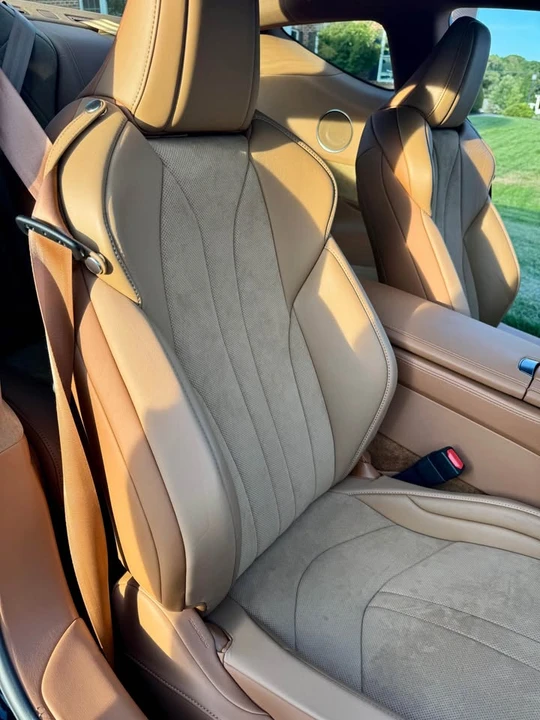2018 Lexus LC - Image 13 of 18