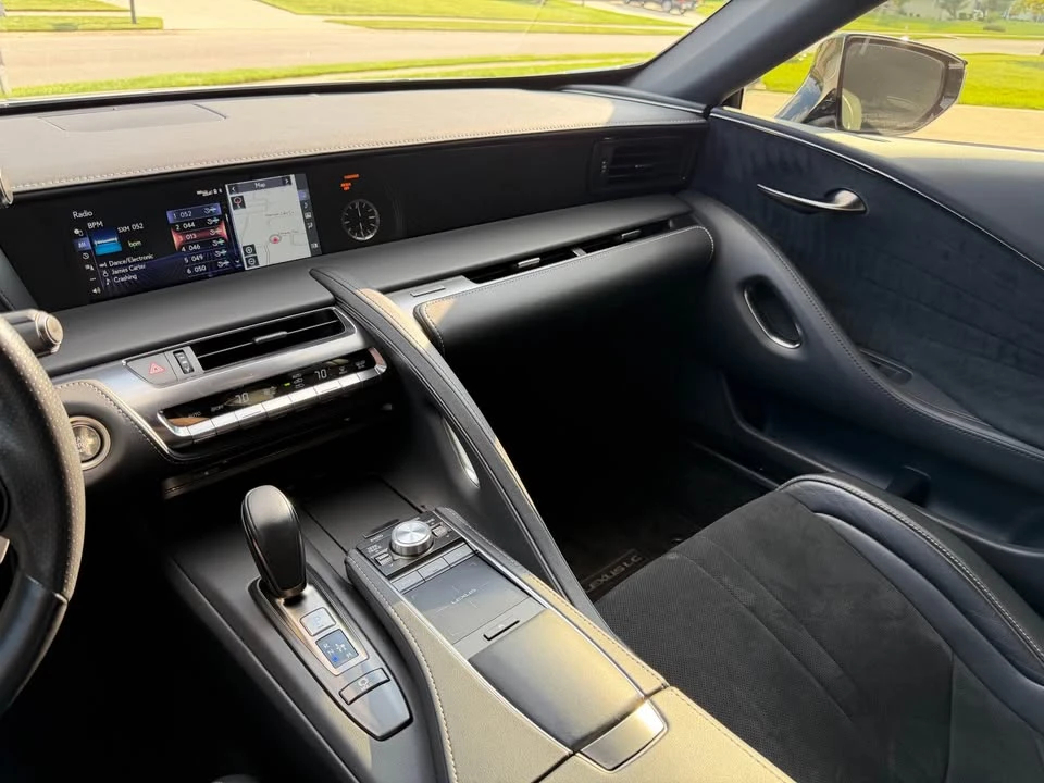 2018 Lexus LC - Image 14 of 18