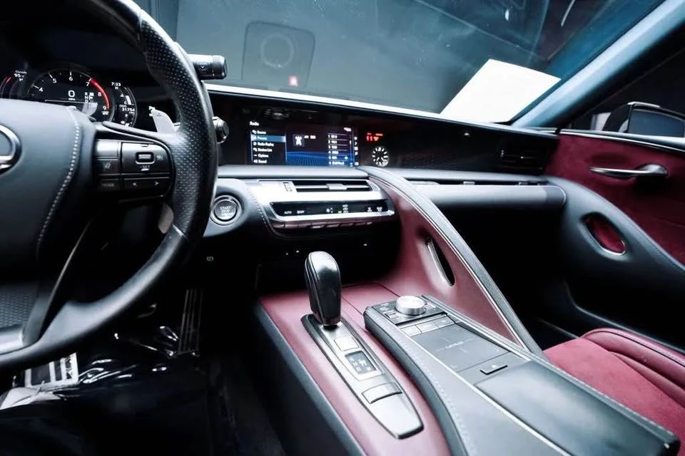 2018 Lexus LC - Image 4 of 4